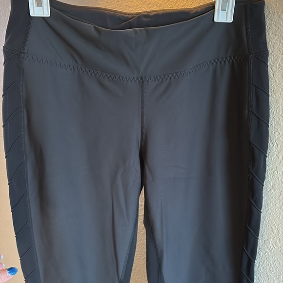Lululemon Athletica Black and gray Leggings/ Size 8 - Picture 3 of 10